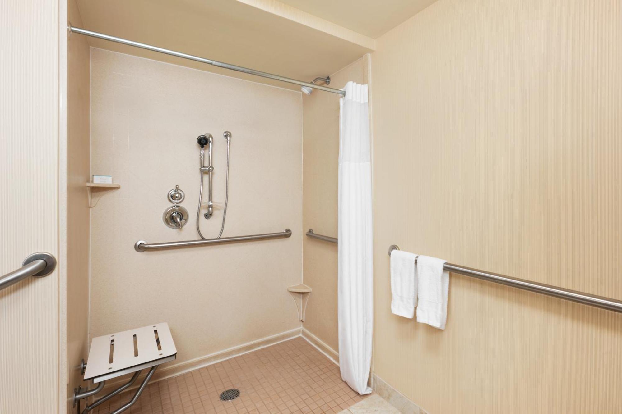 Hampton Inn New York - Laguardia Airport Екстериор снимка