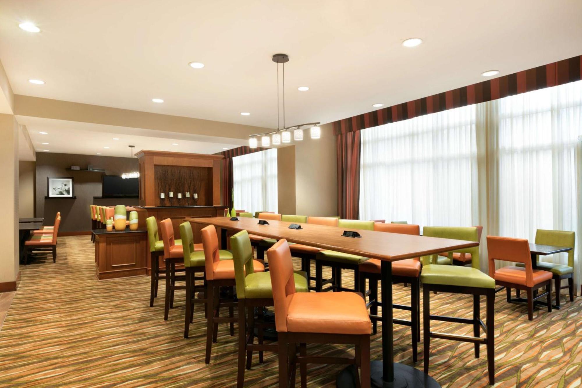 Hampton Inn New York - Laguardia Airport Екстериор снимка