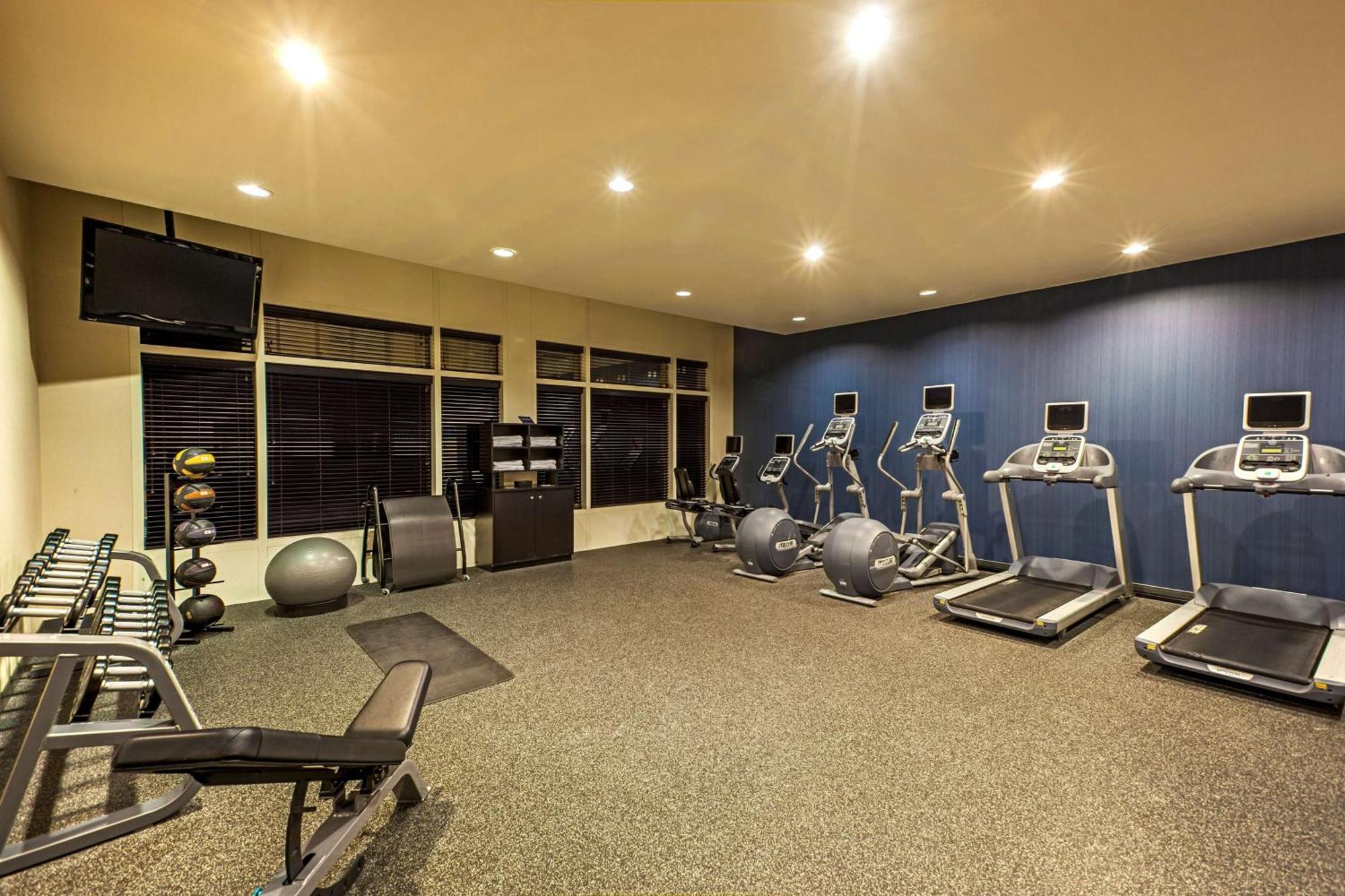 Hampton Inn New York - Laguardia Airport Екстериор снимка
