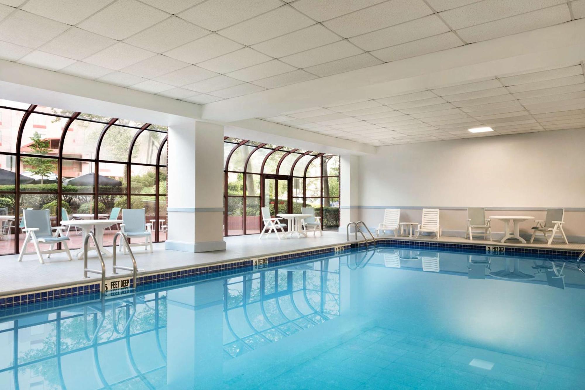 Hampton Inn New York - Laguardia Airport Екстериор снимка