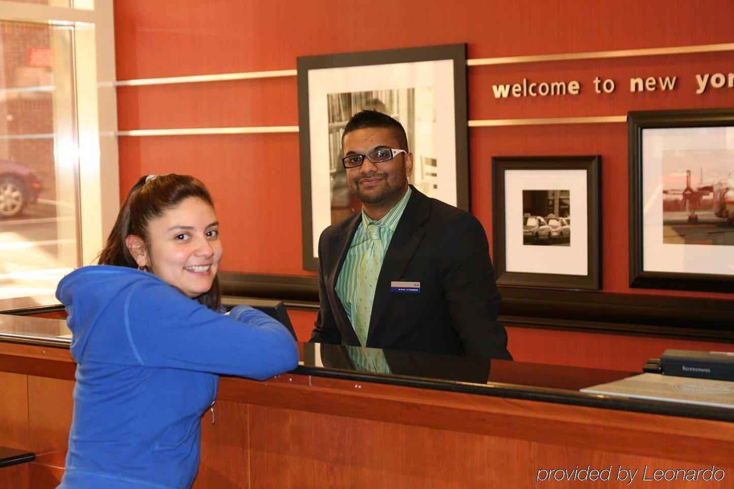 Hampton Inn New York - Laguardia Airport Интериор снимка