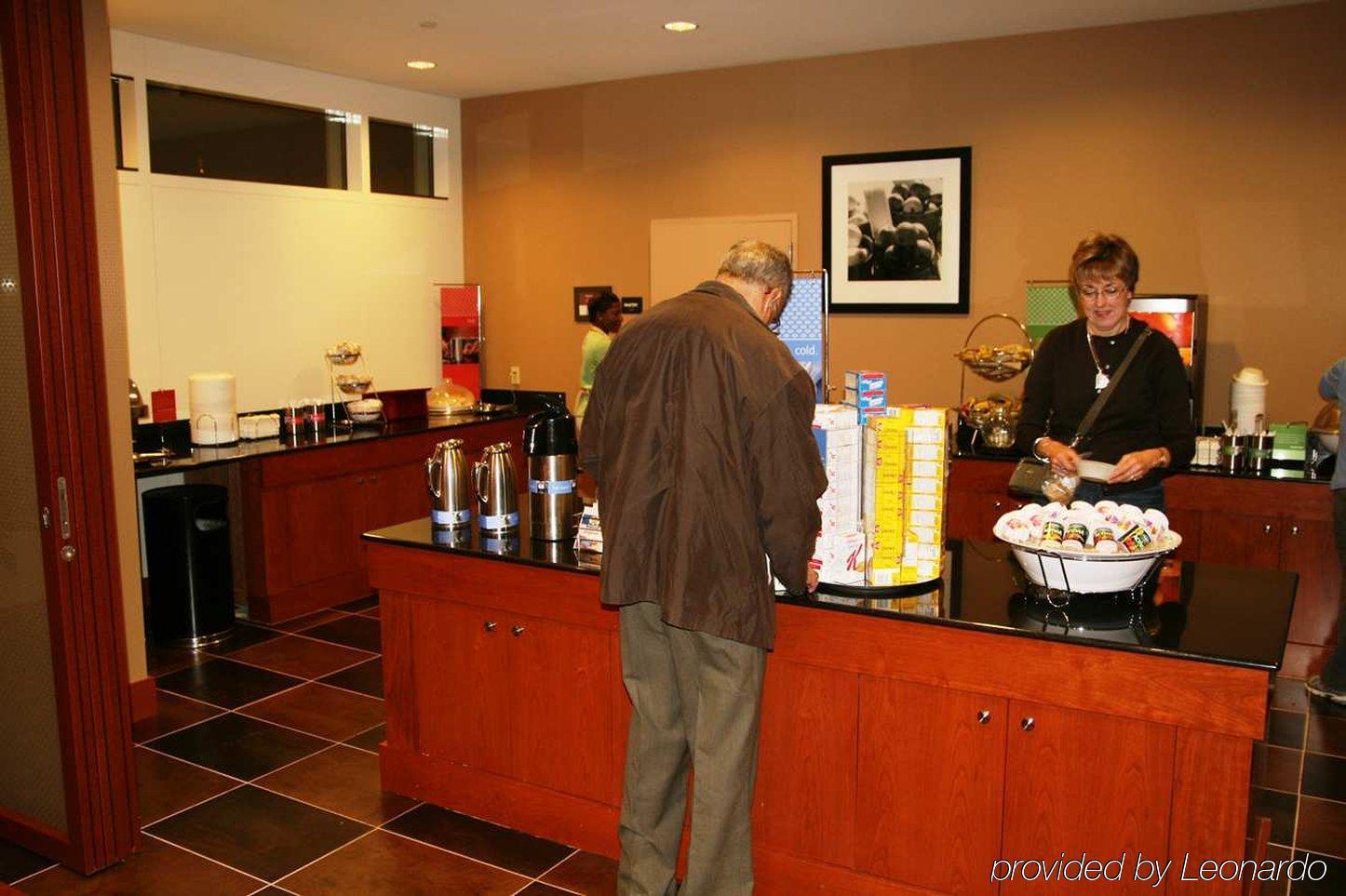 Hampton Inn New York - Laguardia Airport Екстериор снимка