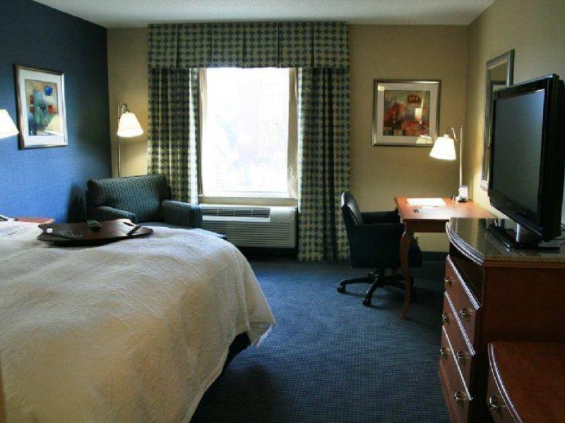 Hampton Inn New York - Laguardia Airport Екстериор снимка