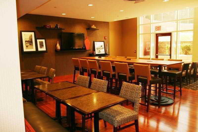 Hampton Inn New York - Laguardia Airport Екстериор снимка