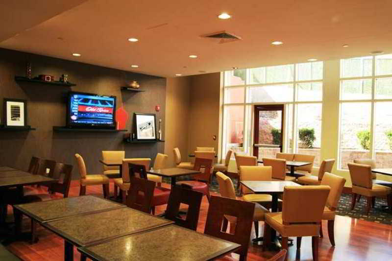 Hampton Inn New York - Laguardia Airport Екстериор снимка