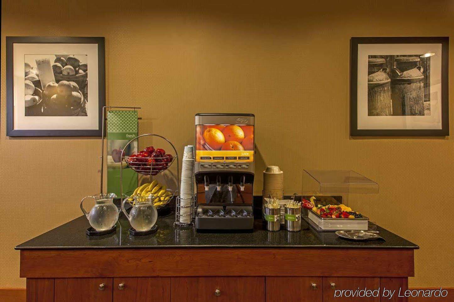 Hampton Inn New York - Laguardia Airport Екстериор снимка