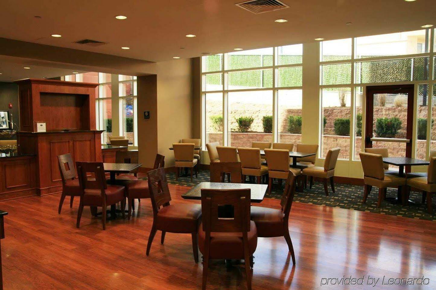 Hampton Inn New York - Laguardia Airport Екстериор снимка